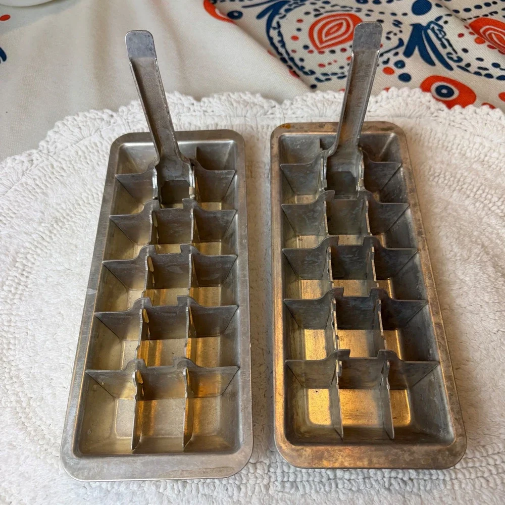 Vintage Metal Ice Cube Tray Set Quick Release Lever Retro Barware Kitchen Decor